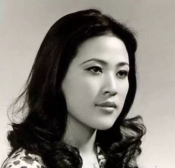 对韩国女孩而言，整形术是枷锁吗？