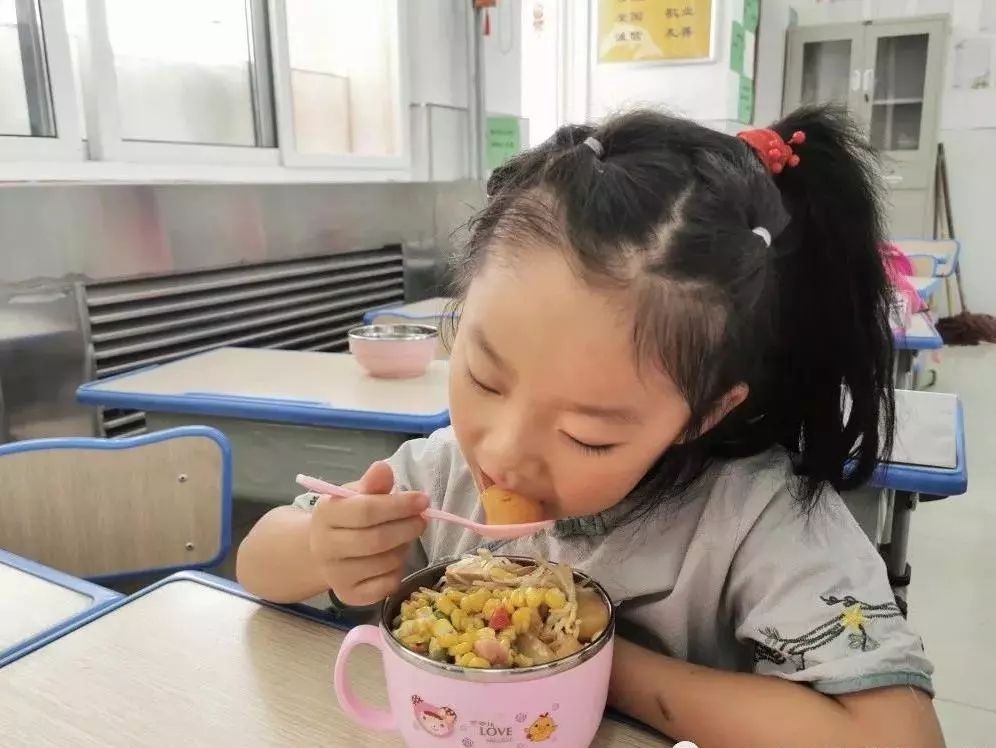 开学啦撒贝宁,开学啦手势舞完整版3分钟