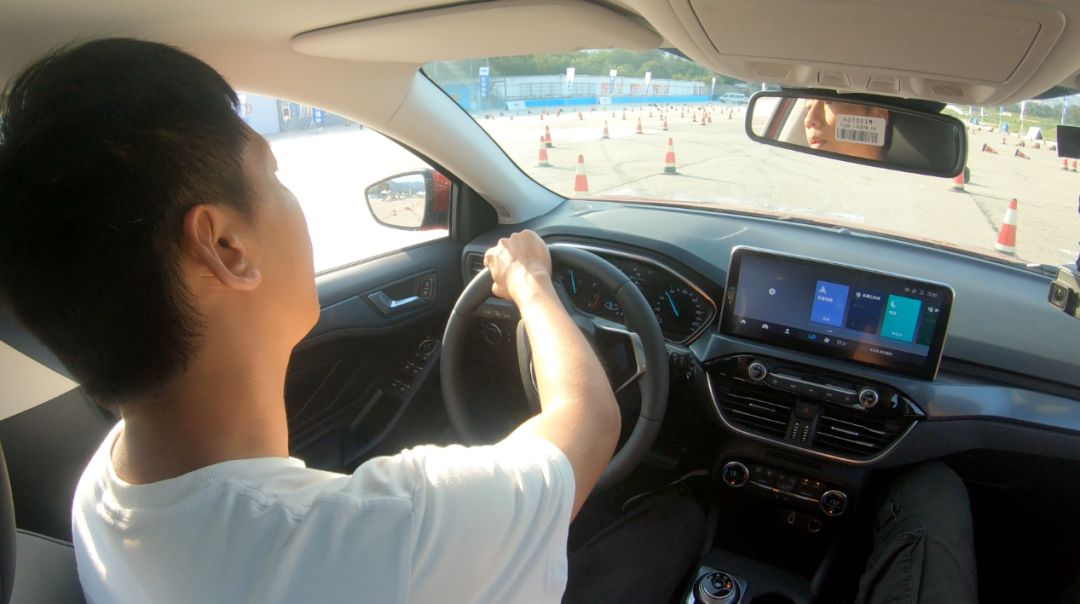 福克斯四缸active,福克斯出四缸