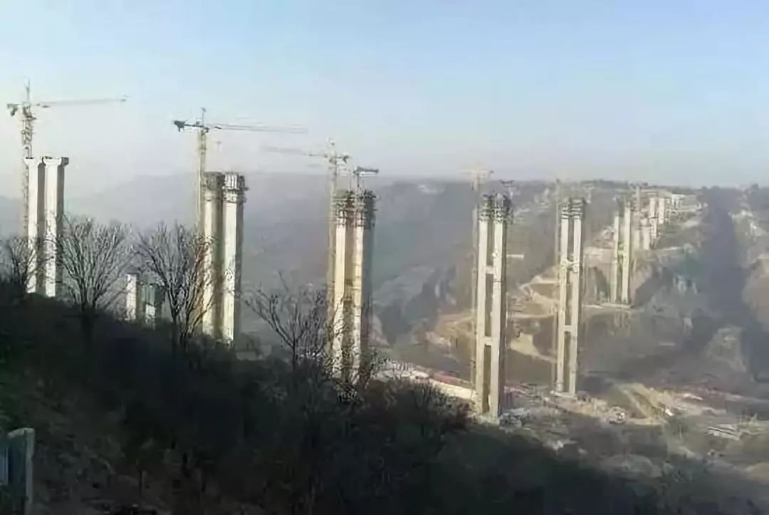 国资小新回答了知乎创始人周源一个问题，网友评论亮了！