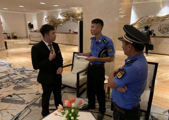 火车开在人行道？大井这里有跟管子要断了！万联茗景、银河小区不动产证等6个答复来了…