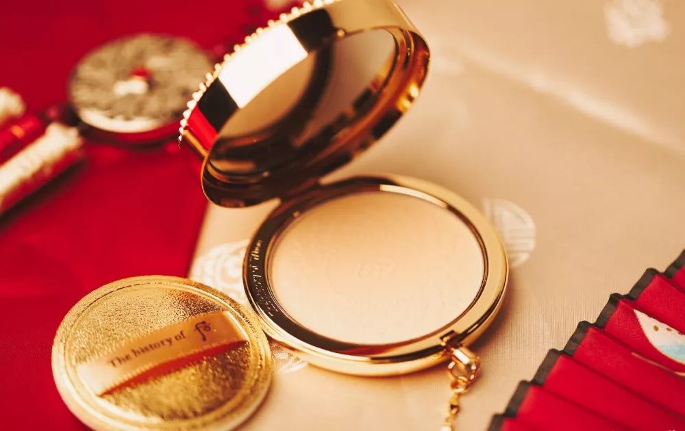 编辑部翻包|90—00的编辑们到底在用什么美妆好物?(一)(文末有福利)