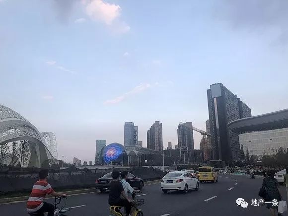 武汉最大城市足球场,22个足球场有多大