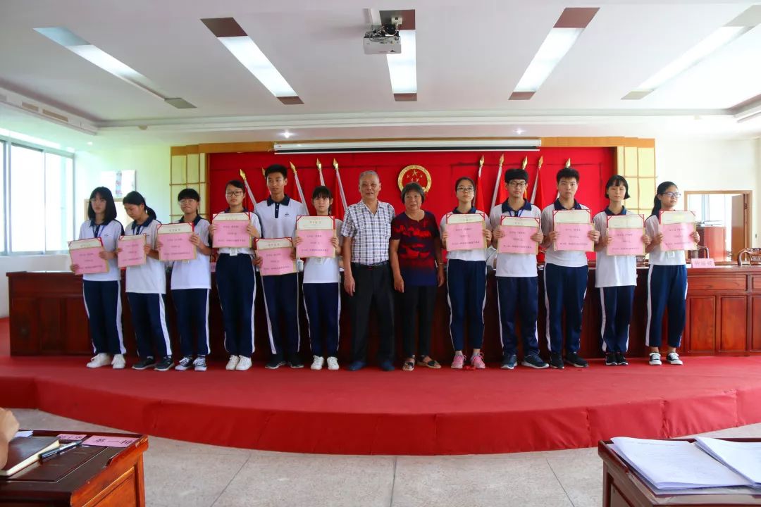 华城，百万奖师生，“五心”抓教育！