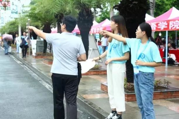 最美不过初相见不期而遇,最美不过初相见一路走好