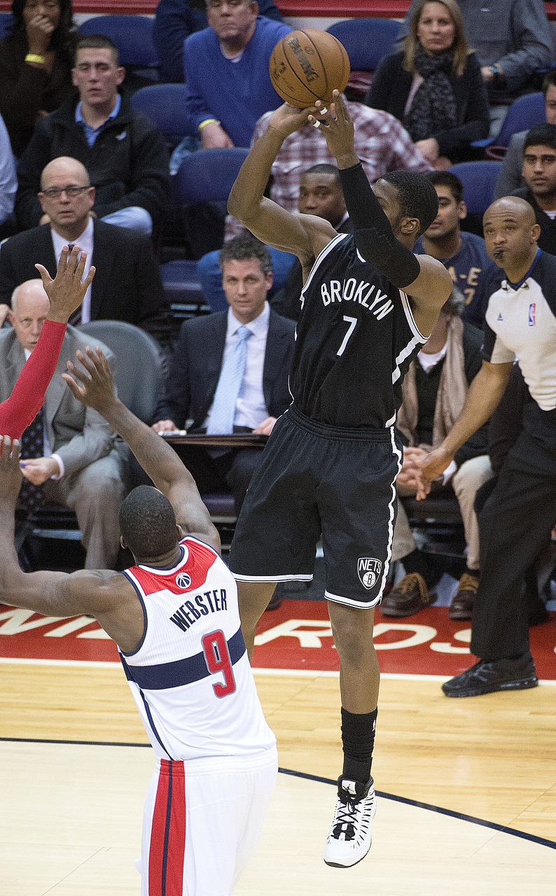 nba职业生涯总薪资最高的10大球星,通货膨胀后的足球运动员身价