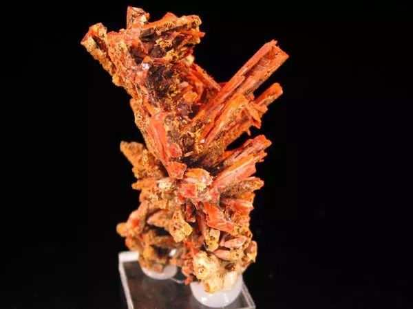 假如绿松石会说话,如果金属会说话的故事