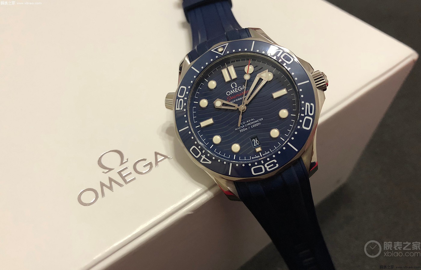 欧米茄海马300米夜光能持续多久,欧米茄海马300钢带好还是橡胶好