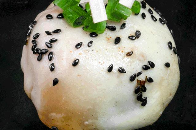 从4.4平档口到240家直营店，只做好一件事，让品牌活了25年