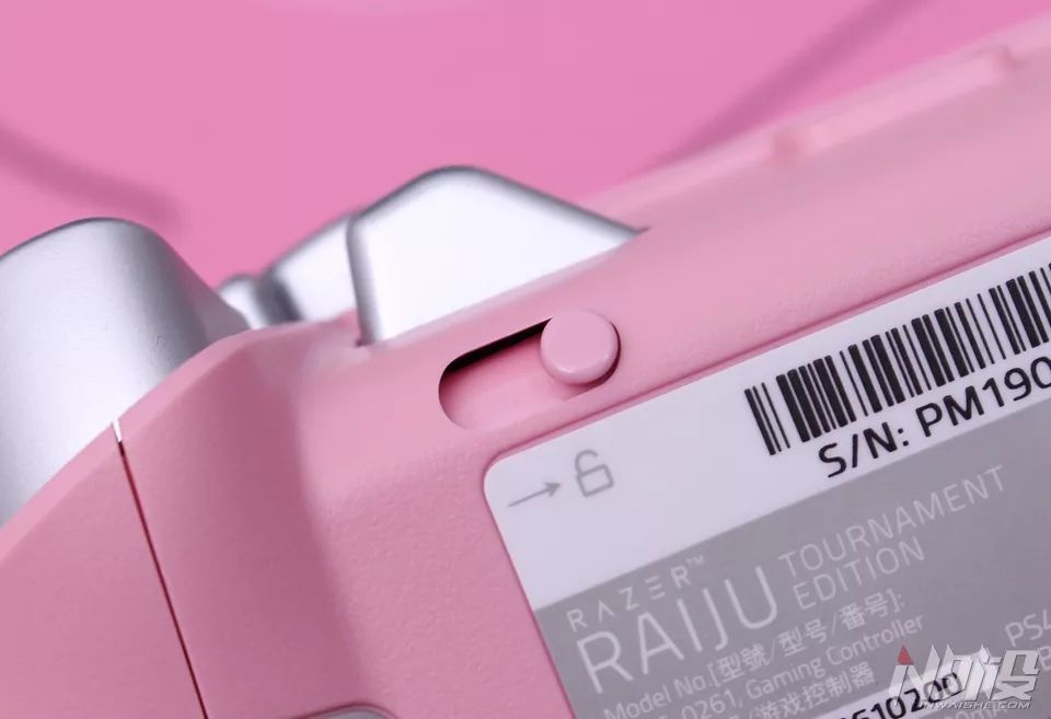 雷蛇razer游戏手柄测评,razer雷蛇飓兽竞技版ps4手柄