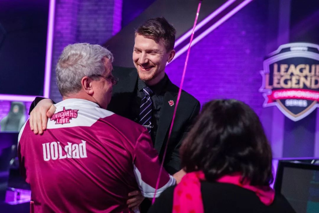 UOL故事：重生之我是独联体战队