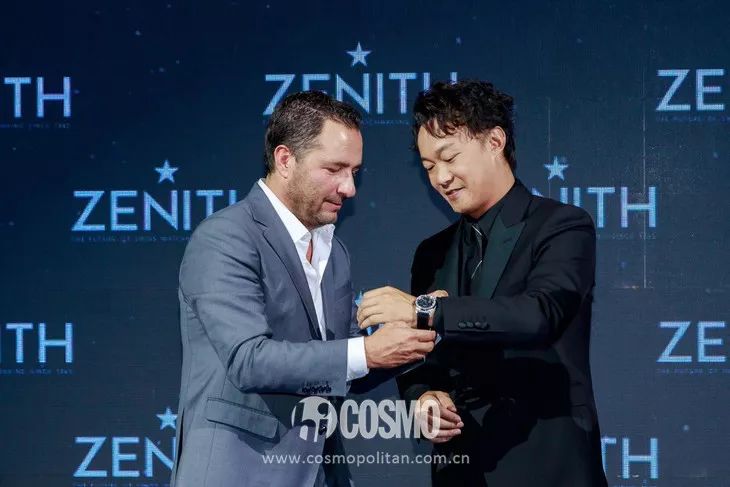 泫雅争议,泫雅掀短袖引起争议