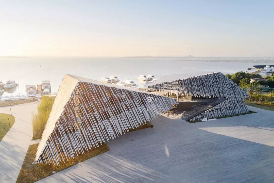 孙杨骚操作,孙杨身穿豹纹泳裤视频