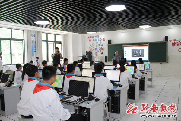 少年硅谷人工智能教育成果展示,青少年人工智能教育创新基地