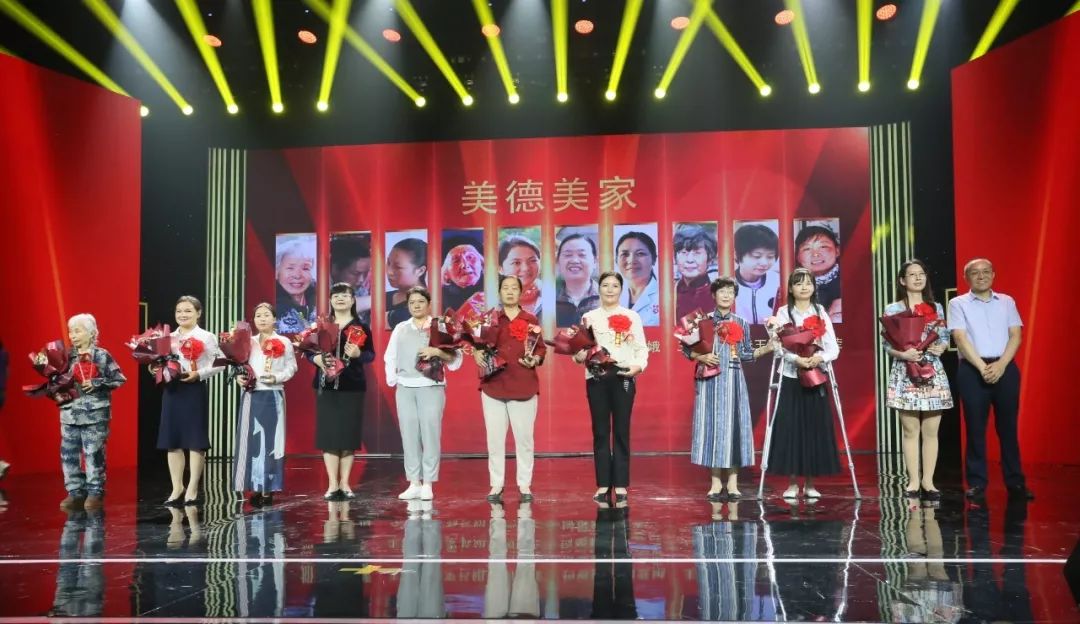 致敬曾经最美的芳华,最美芳华70年70人