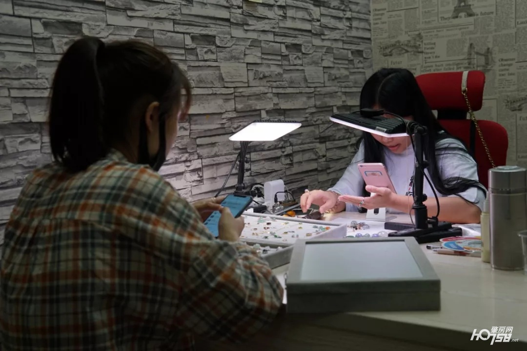 直播超过20万人观看,每天直播观看人数2000多