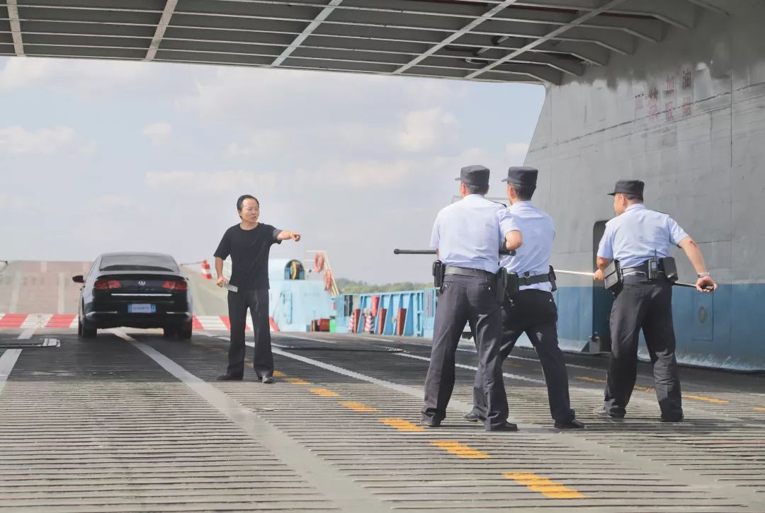 公安大庆安保重点布控筑牢防线,公安开展反恐大练兵部署会