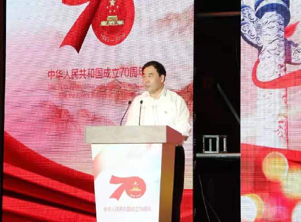 载歌载舞庆国庆迎中秋,载歌载舞喜迎七十年州庆