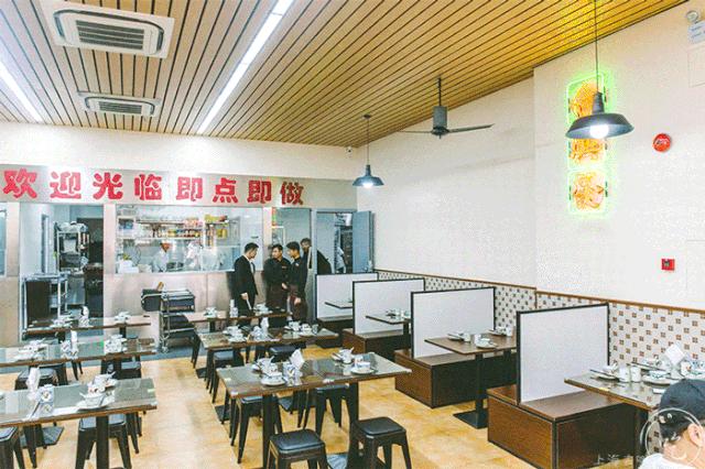 做了40年茶餐厅的兄弟俩，在人广又开了家「宝藏茶冰室」，刚开就爆了