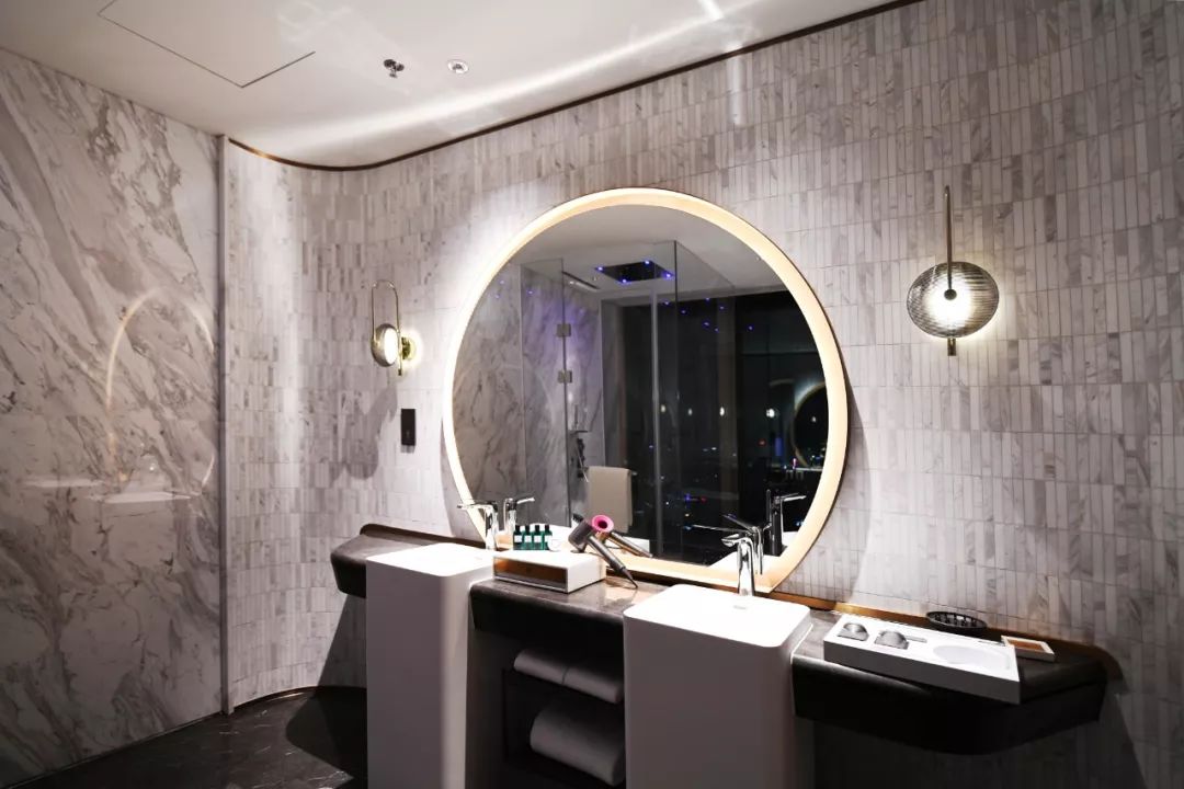 应天大街888号金鹰世界,建邺区应天大街888号