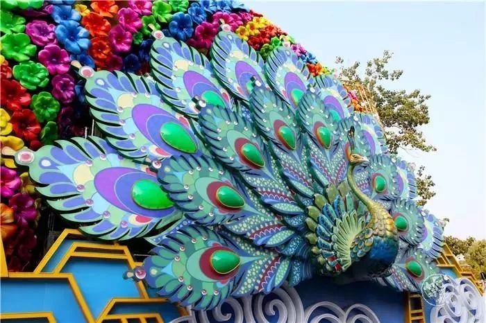 国庆七彩云南彩车,2019年国庆彩车寓意