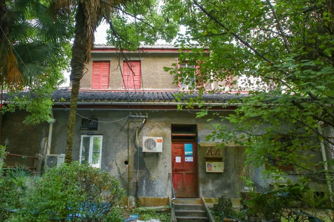 【探秘】长宁这条不起眼的小马路，竟藏有中国“烟卷大王”洋气的老宅……