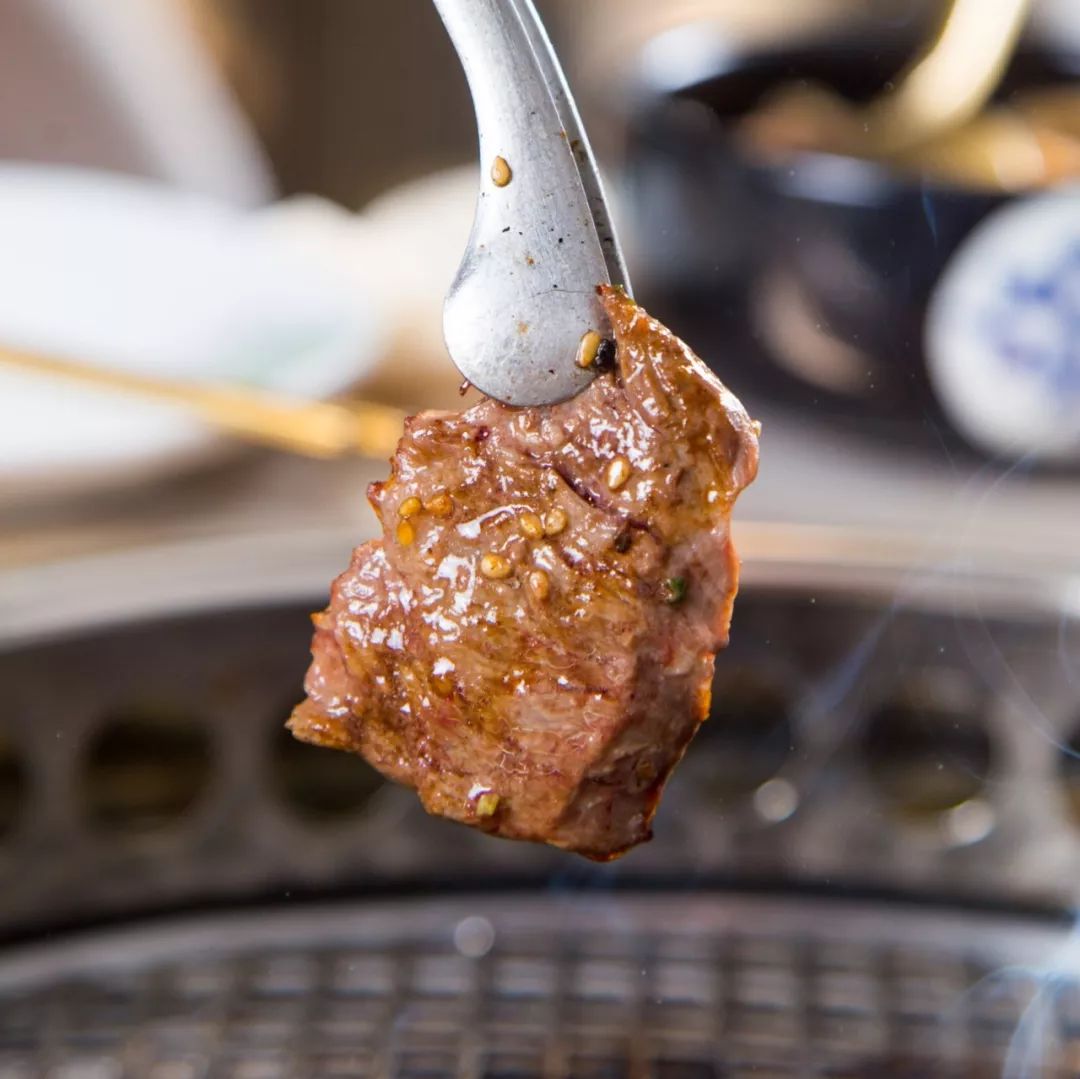 超级网红日料店终于在成都开业了,最便宜的3折店铺套装