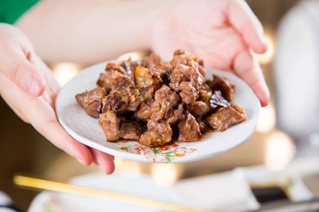 超级网红日料店终于在成都开业了,最便宜的3折店铺套装