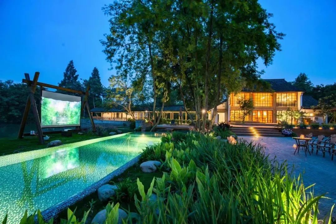 耗时3年的花间堂创始人新作，以船代步揭开杭城小众一面