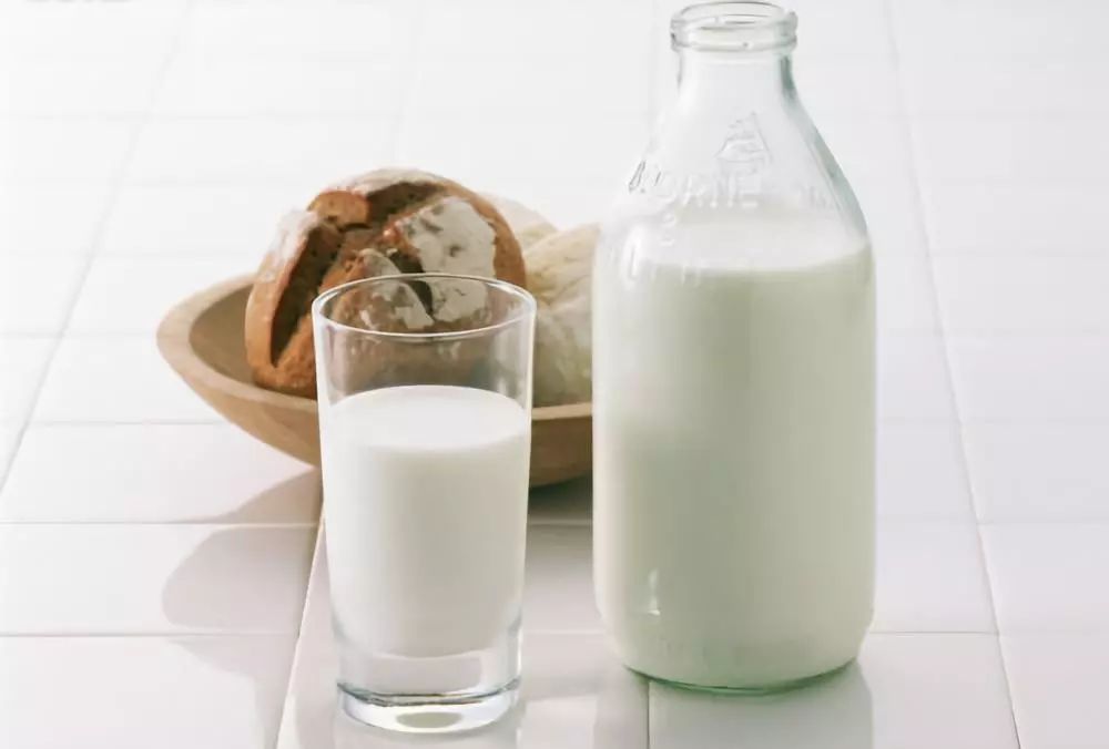 军训时被晒黑多长时间才能变白,军训晒黑冬天吃什么悄悄白回来