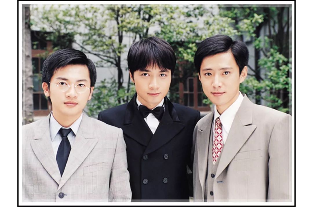 杜飞穿红色衣服,杜飞穿匡威