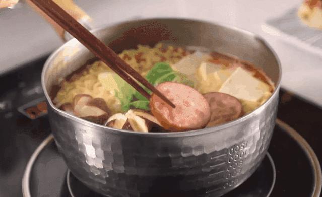 如果厨房只买四口锅买什么锅好呢,如果厨房只剩一个锅你留哪个