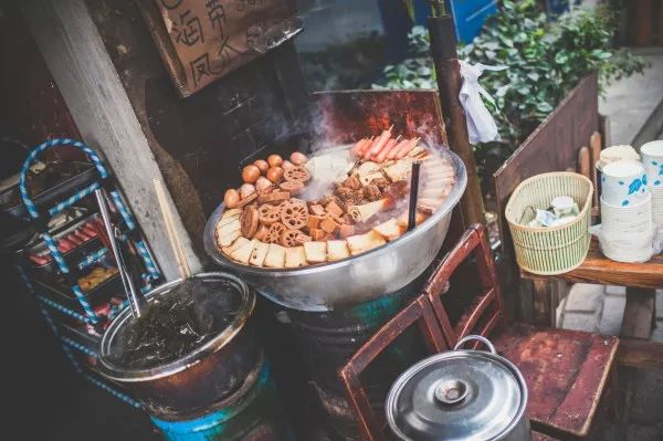 武汉：一碗热干面杀百鬼，一锅豆皮烫神仙