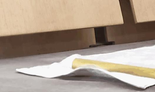 布艺沙发脏了怎么清洗没有吸尘器,皮革沙发时间长了脏了怎么清理