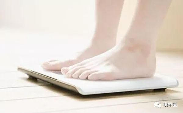 【贴士】骨头汤补钙吗？保健钙片能吃吗…骨质疏松误区知多少？