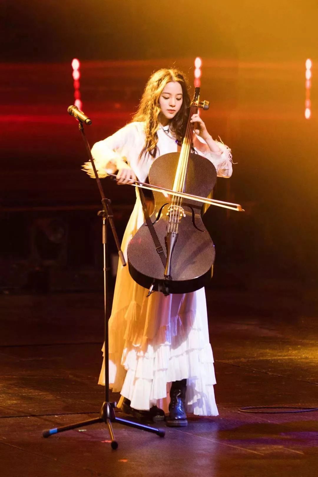 拯救腿粗,马丁靴怎么选择显腿小又年轻