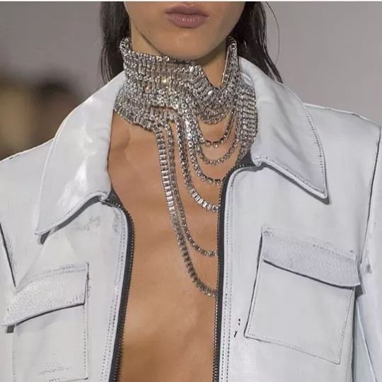 濂硅璁＄殑鐝犲疂璁╅檲涔旀仼鍙规湇,浠栬璁＄殑姣忎竴浠剁彔瀹濋兘鏄壓鏈搧