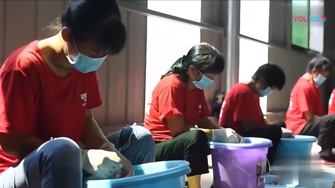 靠卖奶茶致富一杯奶茶999元,帮人买奶茶一杯赚多少