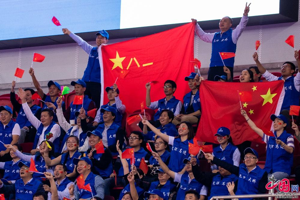 军运会赛场因你们更精彩观众热情助力运动健儿创佳绩