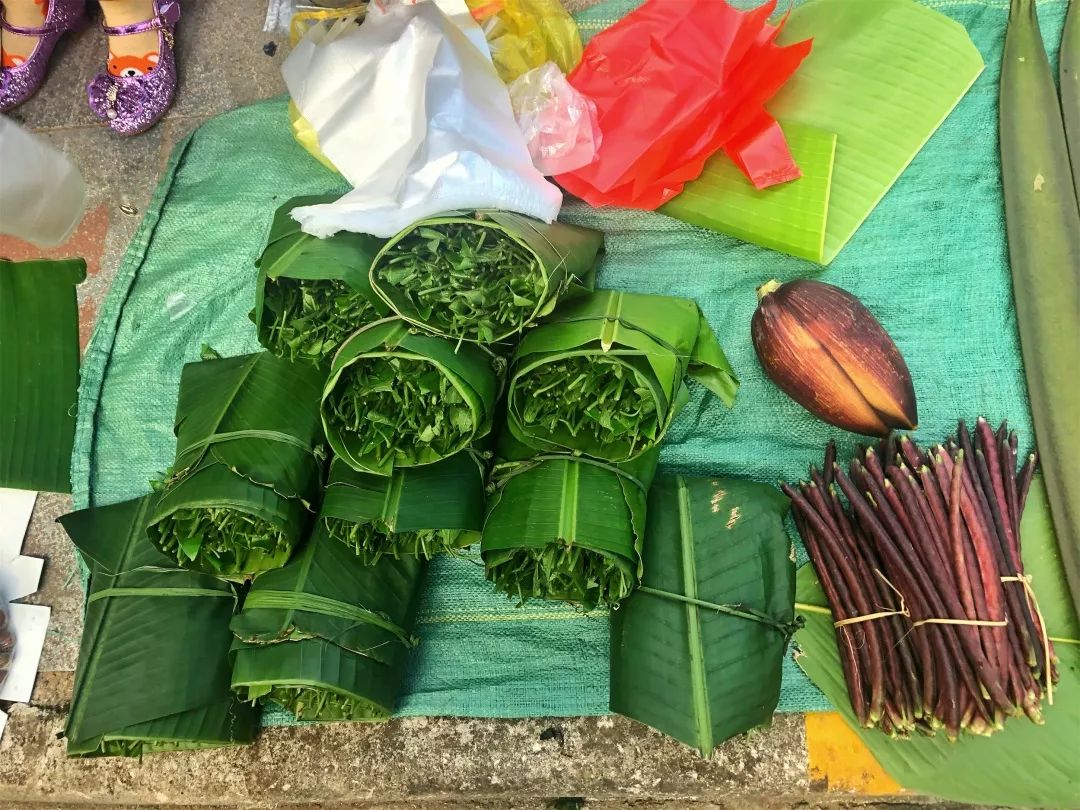 西双版纳傣族赶街视频,勐腊县勐仑镇赶街