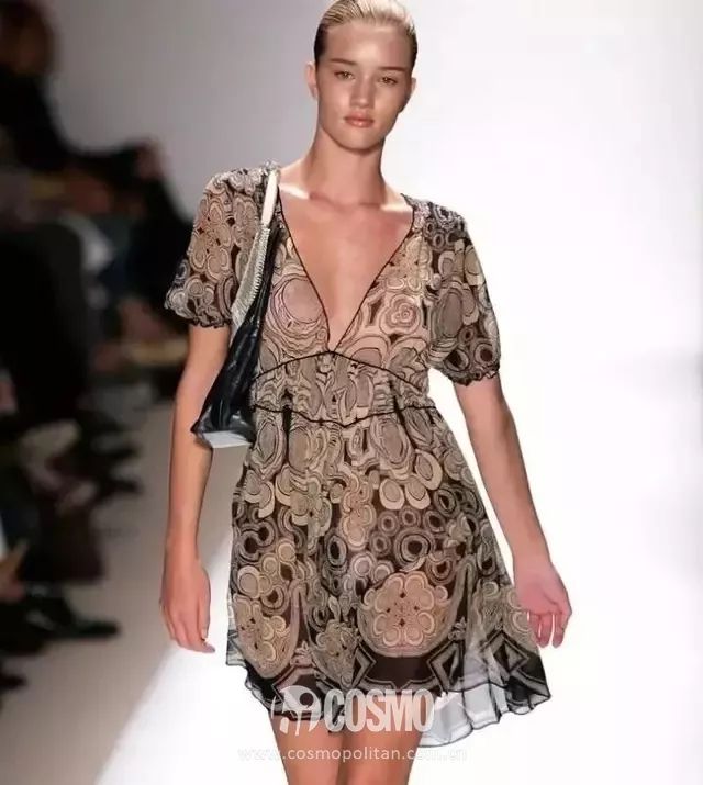 时髦办|Rosie看中哪件就把颜色买全，大嫂购物就是这么简单