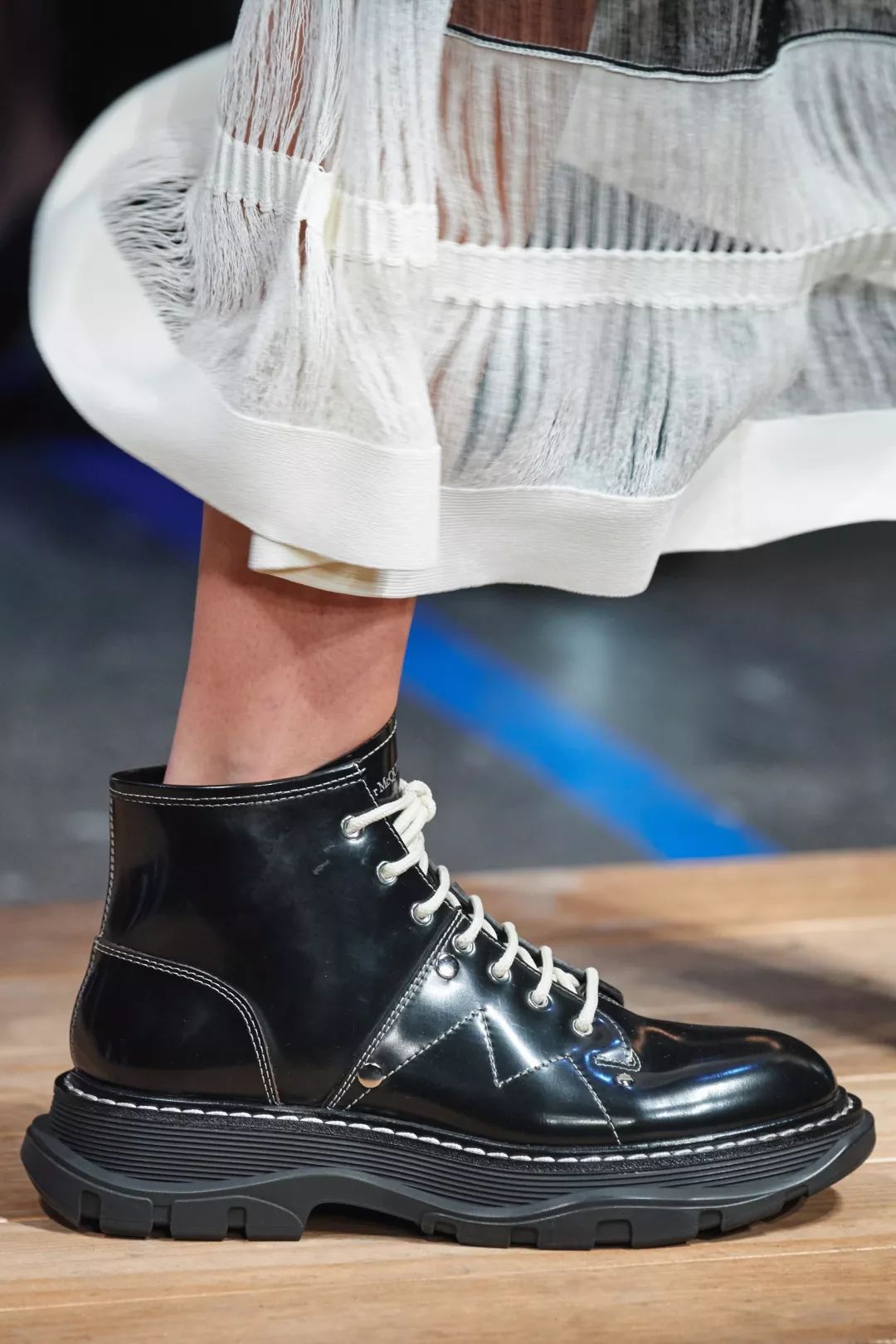 秋冬必备战靴,嗜鞋如命图片