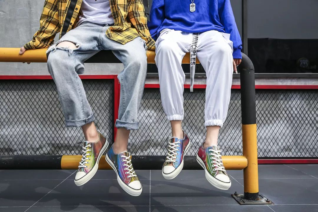 中国造了双百元鞋竟有3,600,000色？！穿上1秒就炸街、不怕脏