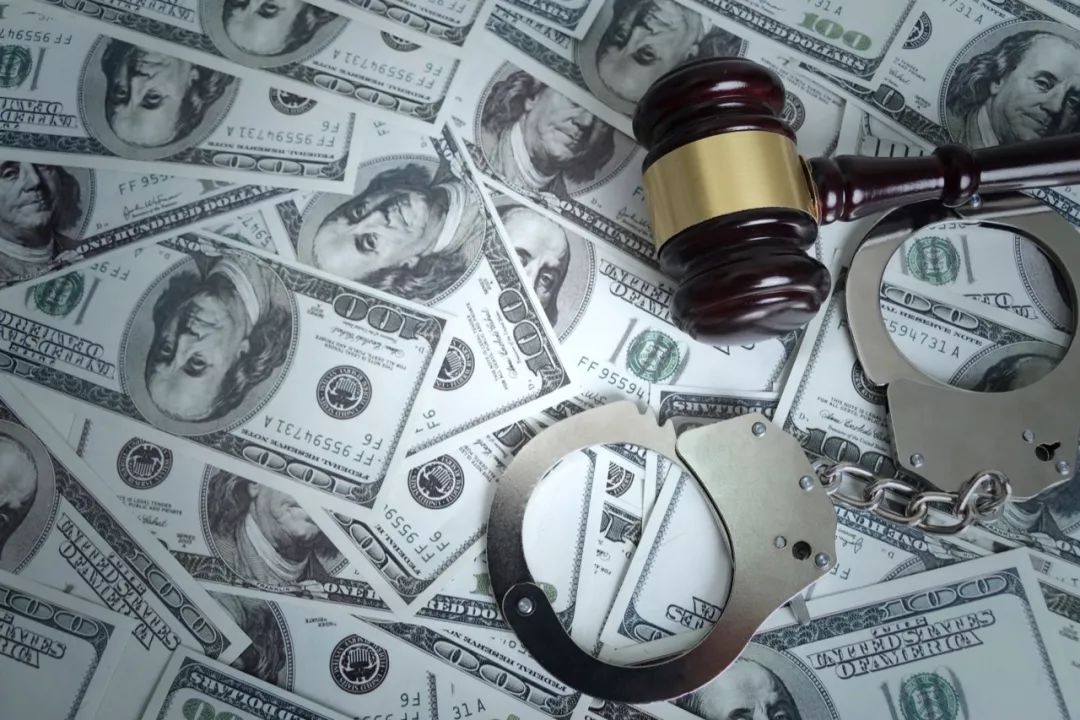 年轻夫妻上亿资产,年轻夫妻获利300万