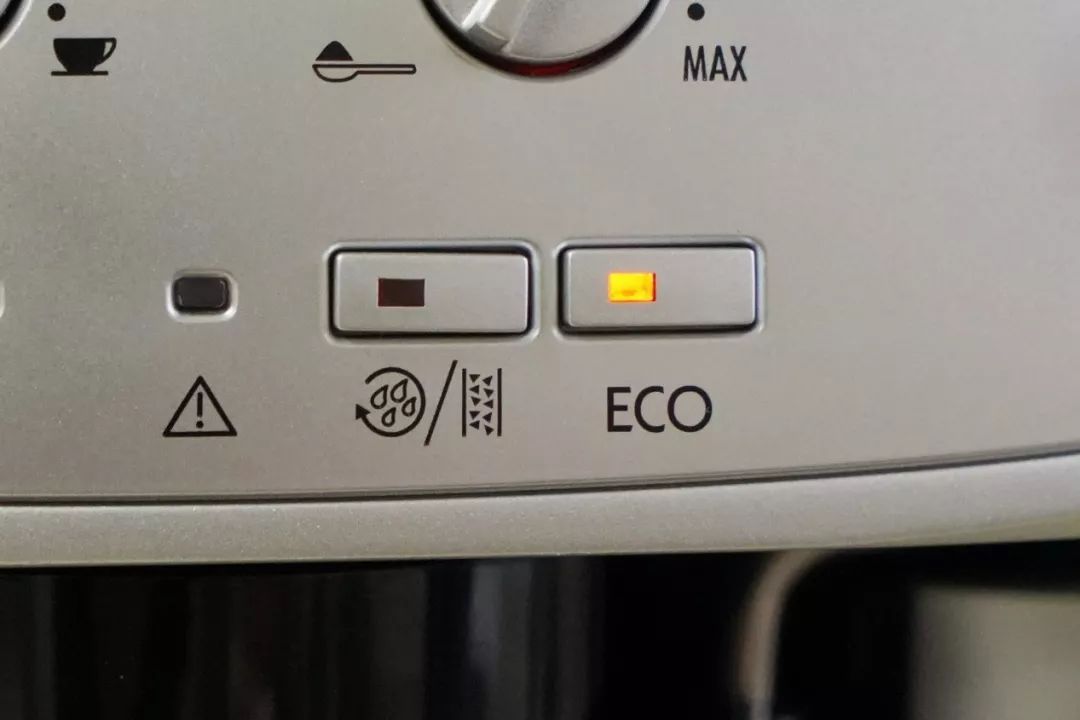 家用入门级的意式咖啡机买什么好,德龙意式半自动咖啡机银骑士测评