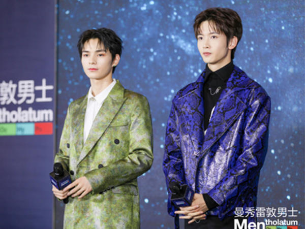 “伪运动会”综艺看了吗？这俩男的真是好绝