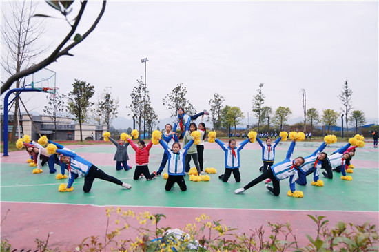 啦啦操喜报,啦啦操比赛预祝取得好成绩