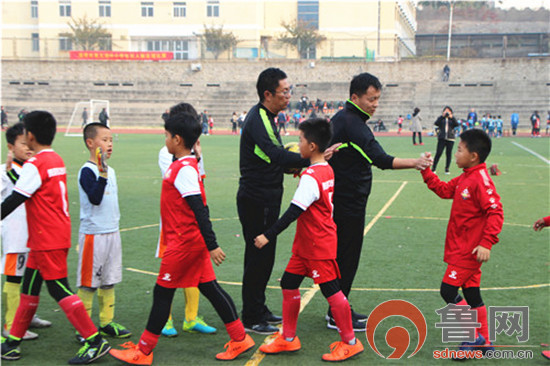 市足球比赛新王加冕冠军傅小续写辉煌