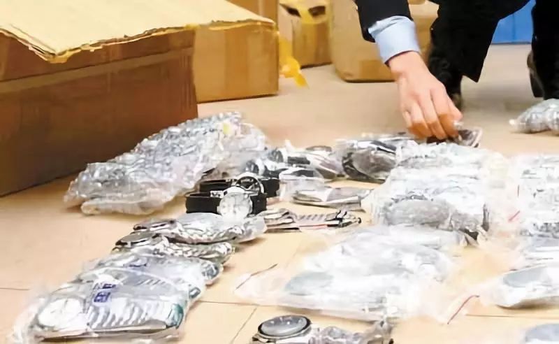 万国手表10000元左右,正品万国表名表1万左右