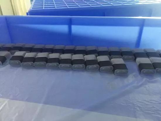 *子烟电**小镇野蛮生长:小工厂似烂尾楼原材料无把关